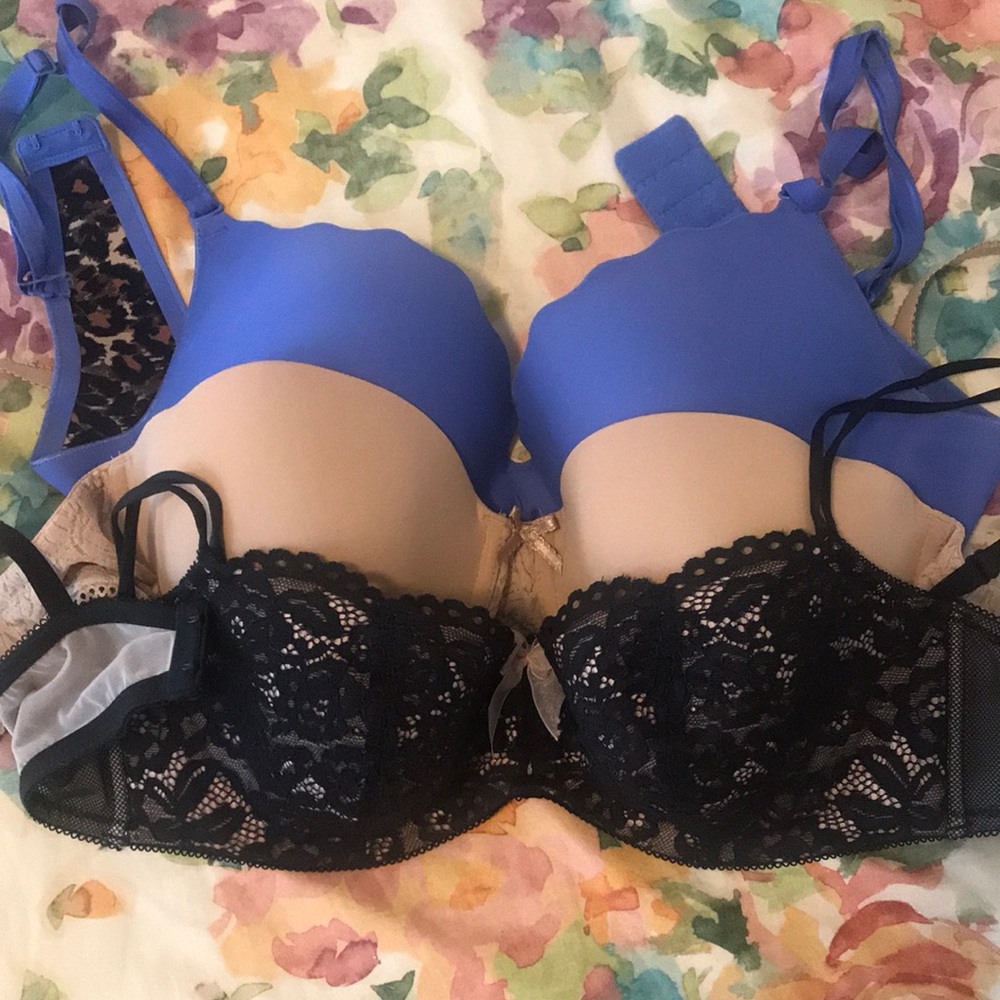 Trio of Wacoal ‘b.tempted bras. 34D